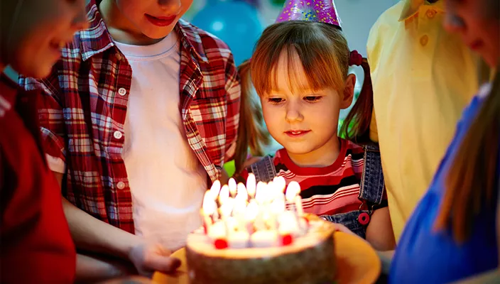 childrens-birthday-party-boat-trip-gallery-image-02